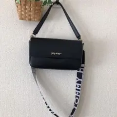 SALE‼️Tommy Hilfiger ネイビーショルダーバッグ