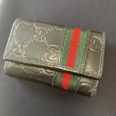 Gucci GGパターン ブラックレザーキーケース