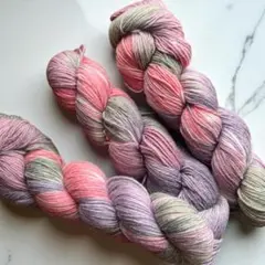 ソックヤーン 毛糸 3カセ 約300g 手染め 糸 ピンク ラベンダー