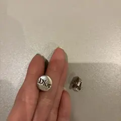 Dior シルバー ロゴ スタッドイヤリングのサムネイル