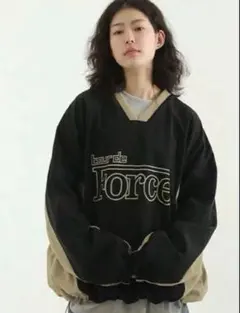 オーバーサイズVネックシャカシャカ