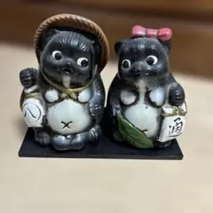 信楽焼　たぬきの置物 陶器製 2体セットのサムネイル