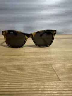 ELEBROUウェリントン型 サングラス