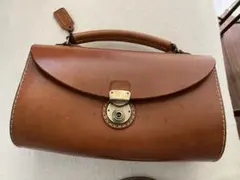 HERZ ヘルツ レザー ショルダーバッグ ブラウンのサムネイル