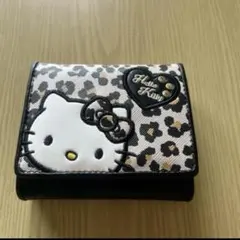 未使用　キティ　三つ折り財布　ヒョウ柄　ミニ財布　サンリオのサムネイル