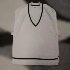 GLOBAL WORK 　オフホワイト 　Vネックニットベスト