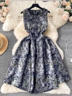 春夏コーデ❤️ひざ丈ワンピース　レディース　ノースリーブ　ラウンドネック