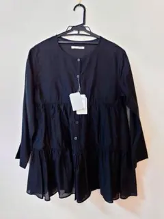 【本日限定お値下新品】crie confortoシアーティアードブラウスMのサムネイル