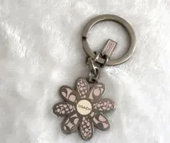 COACH 花型 キーホルダー ピンク シルバー