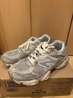 New Balance 9060 グレー スニーカー　人気カラー