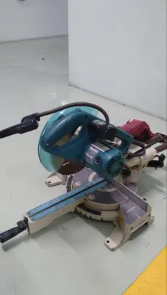 Makita 電動のこぎり スライド式 TD295 - メルカリ