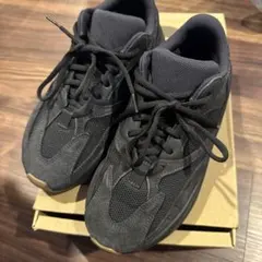 YEEZY BOOST 700 ブラック