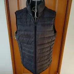 ユニクロチェックグレー ライト ダウンベストM