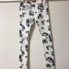 【EMODA】花柄パンツのサムネイル
