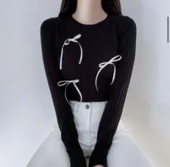リボンポイントクロップドTシャツ　ブラックのサムネイル