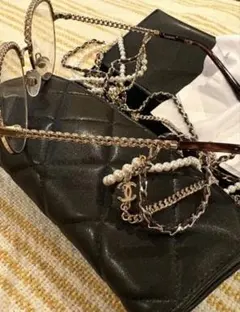 極美品CHANELグラスチェーンシャネルマークパールメガネチェーン 