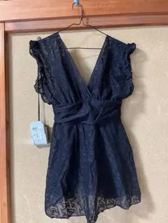 カップ付き黒いレースワンピース水着