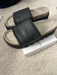 hender scheme サンダル