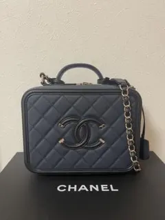 CHANEL シャネル CCフィリグリー マトラッセ バニティケースのサムネイル