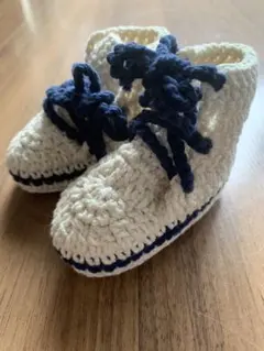 ベビーシューズ クリーム色とネイビー