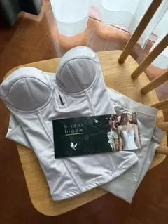 ブライダルブルーム　2点　ビスチェ　D65　ガードル M