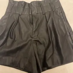 ZARA ブラック ショートパンツ レザー
