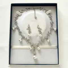 【Love Tiara】 ラブティアラ　ネックレス ピアス