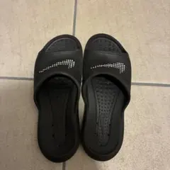 NIKE ナイキ　シャワーサンダル ブラック ドットスウッシュ