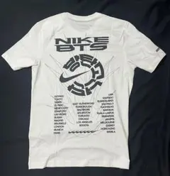 t*a様 NIKE x BTS Tシャツ Mサイズ 韓国限定 ホワイト 新品タグのサムネイル