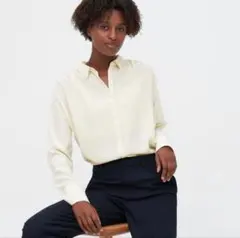 ユニクロ完売品＊UNIQLO＊シャイニーギャザーブラウス（長袖）