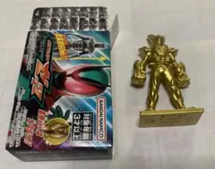 仮面ライダーガヴ オーバーモード 金色 フィギュア付きチョコスナック