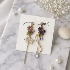 フラワーのアシンメトリーイヤリング