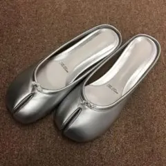 足袋バレエシューズ　サンダルタイプ　お値下げしました　シルバー