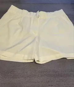 Nike ゴルフ　ホワイト ショートパンツ