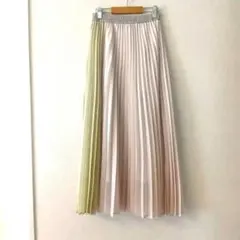 アウィーエフ　3色使いロングプリーツスカート　グレディブリリアンのサムネイル