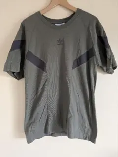 アディダスオリジナルス　Tシャツ