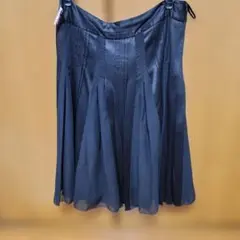 ストロベリーフィールズ　黒 プリーツフレアスカート ひざ丈 サイドファスナー