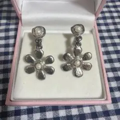 フラワーシルバーイヤリング