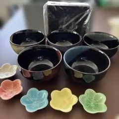【値下げしました】器と花形小皿の食器セット　お盆付き5個セット