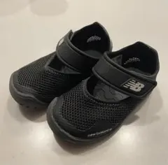 New Balance キッズ サンダル IO208 ブラック 13.5cm
