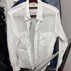 ホワイト 長袖シャツ ボタン付き