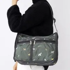 LeSportsac 犬柄 ショルダーバッグ ポーチ付のサムネイル