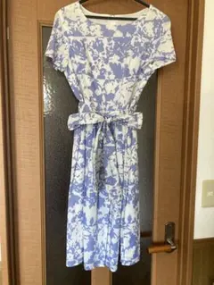 ブルー系ワンピースのサムネイル