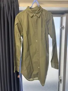オリーブグリーン 長袖シャツ ロング丈 オーバーサイズ