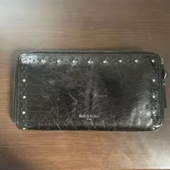 ブラックレザー長財布 スタッズ付き
