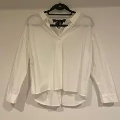 リボン付き長袖シャツ