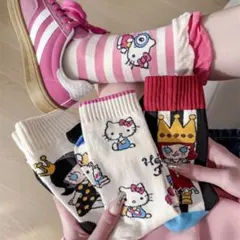 新品♡ （ハローキティ、モリー）♡キャラクター柄ソックス靴下4足セット