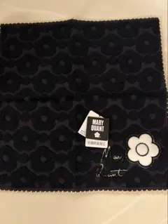 MARY QUANT 花柄ハンカチ 黒のサムネイル