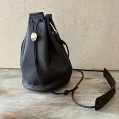 巾着 本革 ブラック ショルダーバッグ イタリアンレザー ヌメ革 オイルレザー