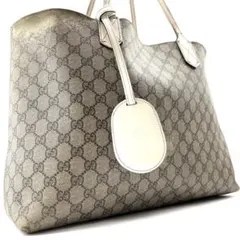GUCCI　トートバック　PVC　レザー　A4可　ホワイト　肩掛け　チャーム